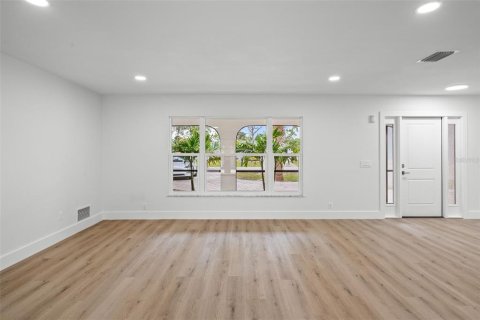 Villa ou maison à vendre à Punta Gorda, Floride: 5 chambres, 224.64 m2 № 1123945 - photo 16