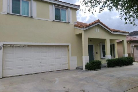 Casa en venta en Miami, Florida, 4 dormitorios, 198.35 m2 № 1441575 - foto 1