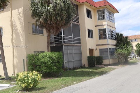 Copropriété à vendre à Lauderhill, Floride: 2 chambres, 79.9 m2 № 1101510 - photo 15