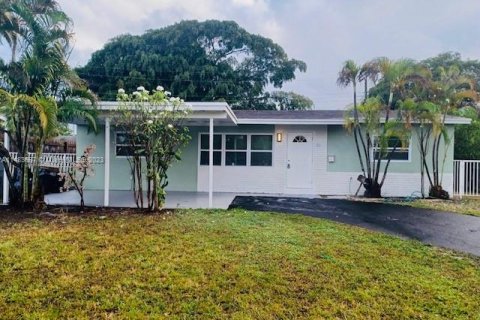 Villa ou maison à vendre à Pompano Beach, Floride: 4 chambres, 154.12 m2 № 830139 - photo 2