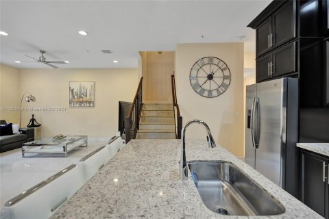 Villa ou maison à vendre à Pembroke Pines, Floride: 4 chambres, 271.37 m2 № 1311194 - photo 29