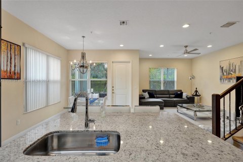 Villa ou maison à vendre à Pembroke Pines, Floride: 4 chambres, 271.37 m2 № 1311194 - photo 22