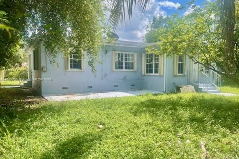 House in Miami, Florida 3 bedrooms, 103.96 sq.m. № 1311192 - photo 9