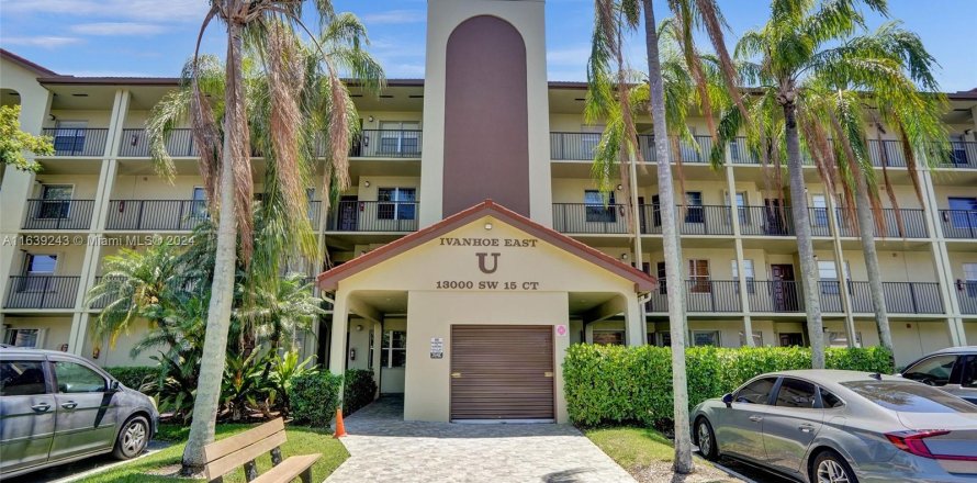 Condominio en Pembroke Pines, Florida, 2 dormitorios  № 1311151