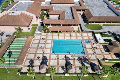 Copropriété à vendre à Pembroke Pines, Floride: 2 chambres, 97.73 m2 № 1311151 - photo 20