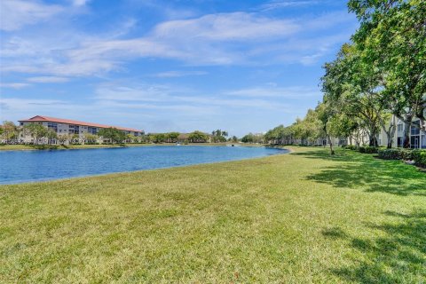 Copropriété à vendre à Pembroke Pines, Floride: 2 chambres, 97.73 m2 № 1311151 - photo 13