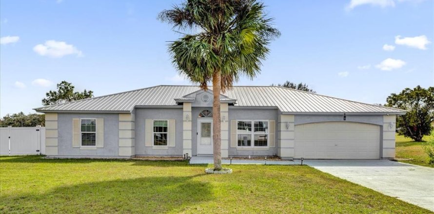 House in Ocala, Florida 3 bedrooms, 129.69 sq.m. № 1425034