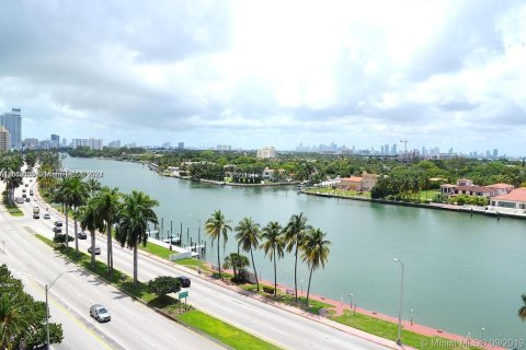 Condo in Miami Beach, Florida, 4 bedrooms  № 1370588 - photo 4