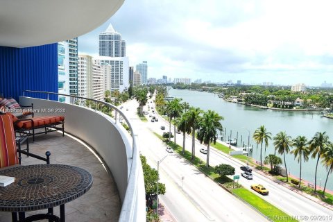 Condo in Miami Beach, Florida, 4 bedrooms  № 1370588 - photo 5