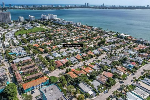 Villa ou maison à louer à North Bay Village, Floride: 3 chambres, 149.85 m2 № 1370684 - photo 3