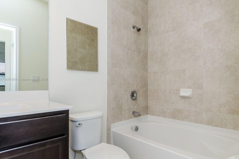 Condo in Doral, Florida, 2 bedrooms  № 1367117 - photo 19