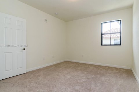 Condo in Doral, Florida, 2 bedrooms  № 1367117 - photo 14