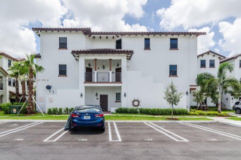 Copropriété à louer à Doral, Floride: 2 chambres, 104.14 m2 № 1367117 - photo 1