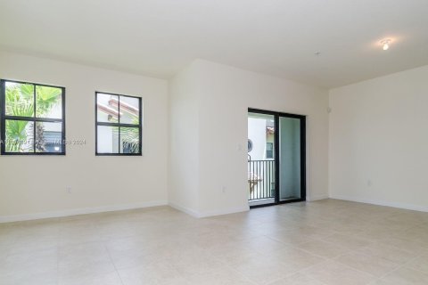 Condo in Doral, Florida, 2 bedrooms  № 1367117 - photo 4