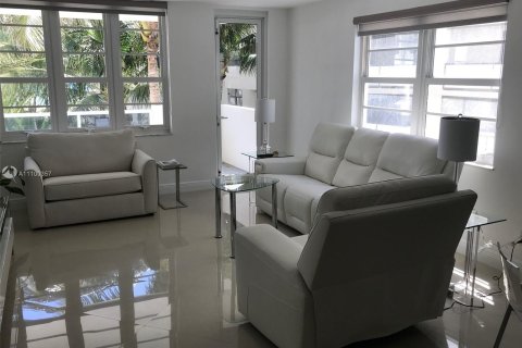 Condominio en alquiler en Miami Beach, Florida, 1 dormitorio, 78.97 m2 № 13746 - foto 7