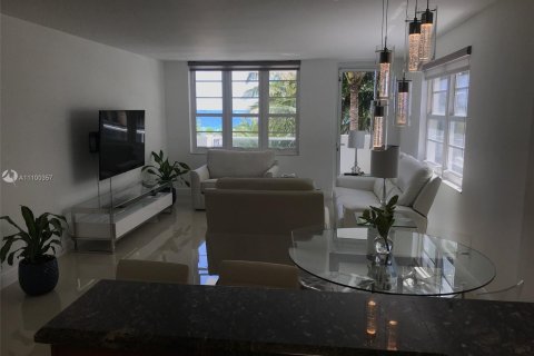 Condominio en alquiler en Miami Beach, Florida, 1 dormitorio, 78.97 m2 № 13746 - foto 15