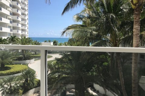 Copropriété à louer à Miami Beach, Floride: 1 chambre, 78.97 m2 № 13746 - photo 3