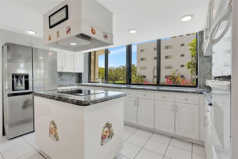 Copropriété à vendre à Coral Gables, Floride: 3 chambres, 297.29 m2 № 1311085 - photo 7