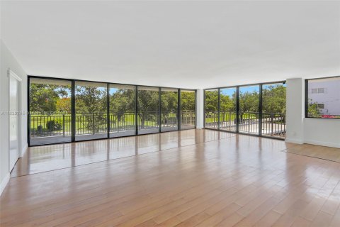 Condo in Coral Gables, Florida, 3 bedrooms  № 1311085 - photo 4