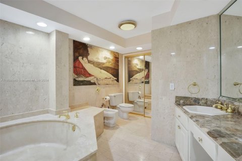 Condo in Coral Gables, Florida, 3 bedrooms  № 1311085 - photo 15