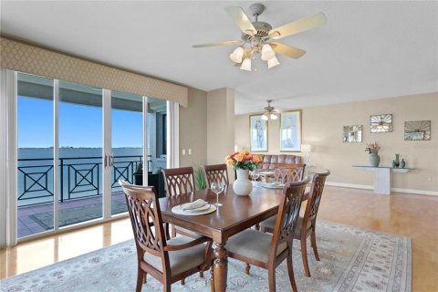 Condo in Saint Petersburg, Florida, 3 bedrooms  № 1383167 - photo 11