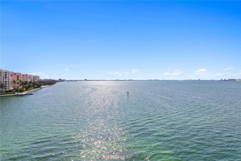 Condo in Saint Petersburg, Florida, 3 bedrooms  № 1383167 - photo 5