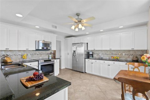 Condo in Saint Petersburg, Florida, 3 bedrooms  № 1383167 - photo 16