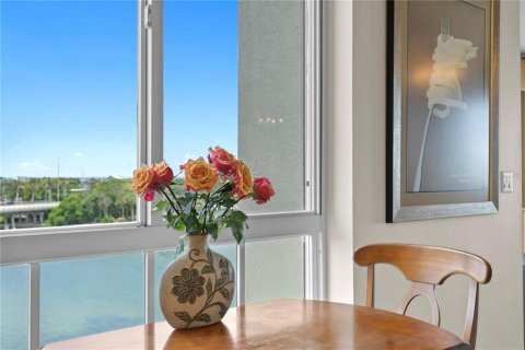 Condo in Saint Petersburg, Florida, 3 bedrooms  № 1383167 - photo 18