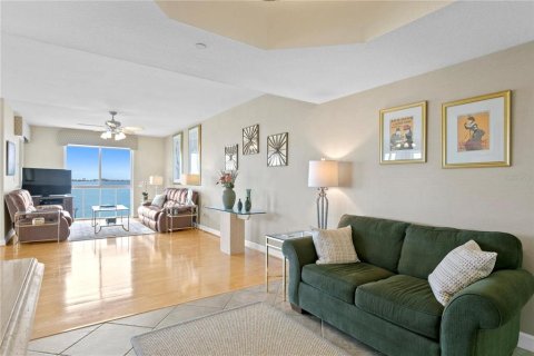 Condo in Saint Petersburg, Florida, 3 bedrooms  № 1383167 - photo 6