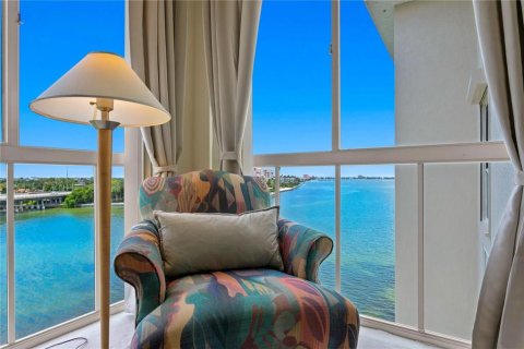 Condo in Saint Petersburg, Florida, 3 bedrooms  № 1383167 - photo 26