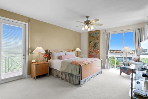 Condo in Saint Petersburg, Florida, 3 bedrooms  № 1383167 - photo 24