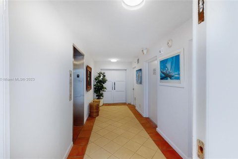 Condominio en venta en Key Biscayne, Florida, 2 dormitorios, 138.98 m2 № 929187 - foto 19