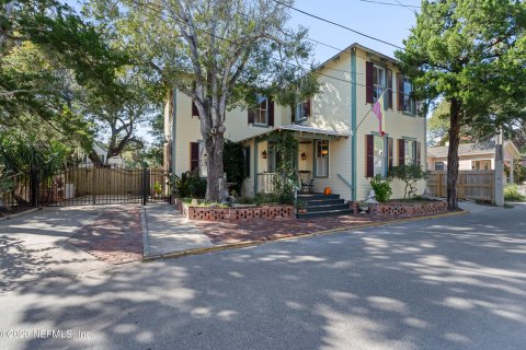 House in Saint Augustine, Florida 5 bedrooms, 257.15 sq.m. № 832228 - photo 1