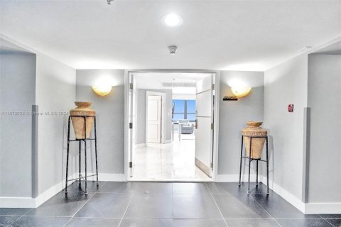 Copropriété à vendre à Miami Beach, Floride: 3 chambres, 141.21 m2 № 1397394 - photo 1