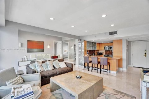 Condo in Miami Beach, Florida, 3 bedrooms  № 1397394 - photo 9