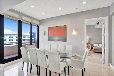 Copropriété à vendre à Miami Beach, Floride: 3 chambres, 141.21 m2 № 1397394 - photo 12