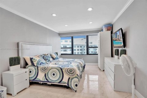 Copropriété à vendre à Miami Beach, Floride: 3 chambres, 141.21 m2 № 1397394 - photo 22