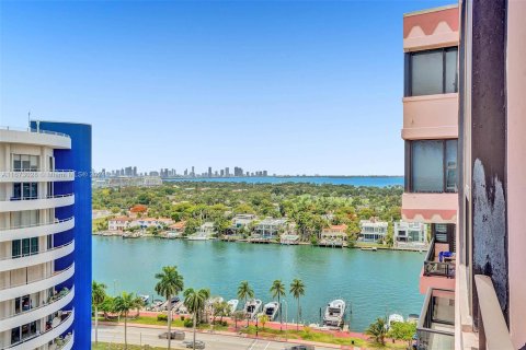 Copropriété à vendre à Miami Beach, Floride: 3 chambres, 141.21 m2 № 1397394 - photo 4