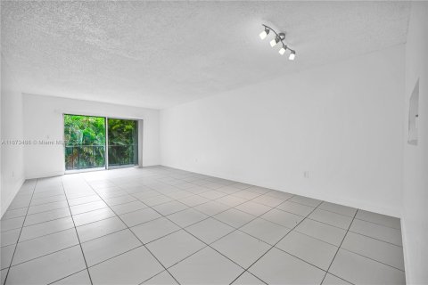 Apartment in Hollywood, Florida 2 bedrooms, 91.6 sq.m. № 1397434 - photo 21