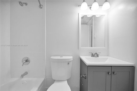 Apartment in Hollywood, Florida 2 bedrooms, 91.6 sq.m. № 1397434 - photo 19