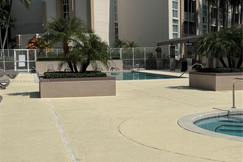 Copropriété à louer à Doral, Floride: 2 chambres, 104.98 m2 № 1364860 - photo 3