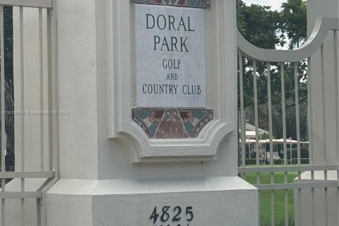 Condo in Doral, Florida, 2 bedrooms  № 1364860 - photo 25