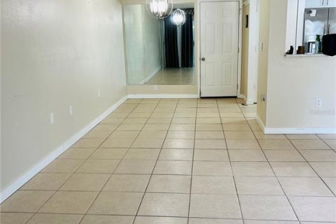 Condo in Port Richey, Florida, 2 bedrooms  № 1363415 - photo 5