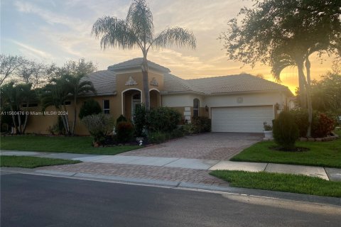 House in Naples, Florida 3 bedrooms № 1092584 - photo 15