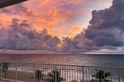 Copropriété à vendre à Palm Beach, Floride: 3 chambres, 220.74 m2 № 952359 - photo 1