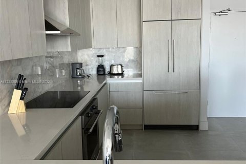 Copropriété à louer à Miami Beach, Floride: 2 chambres, 80.36 m2 № 22063 - photo 2