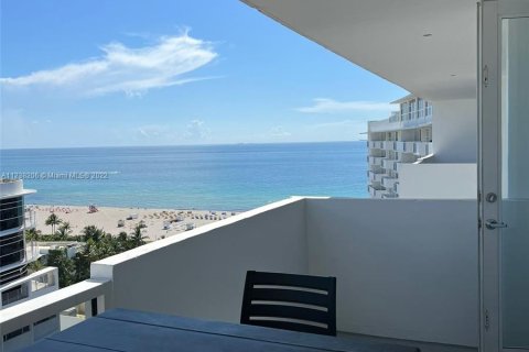 Copropriété à louer à Miami Beach, Floride: 2 chambres, 80.36 m2 № 22063 - photo 1