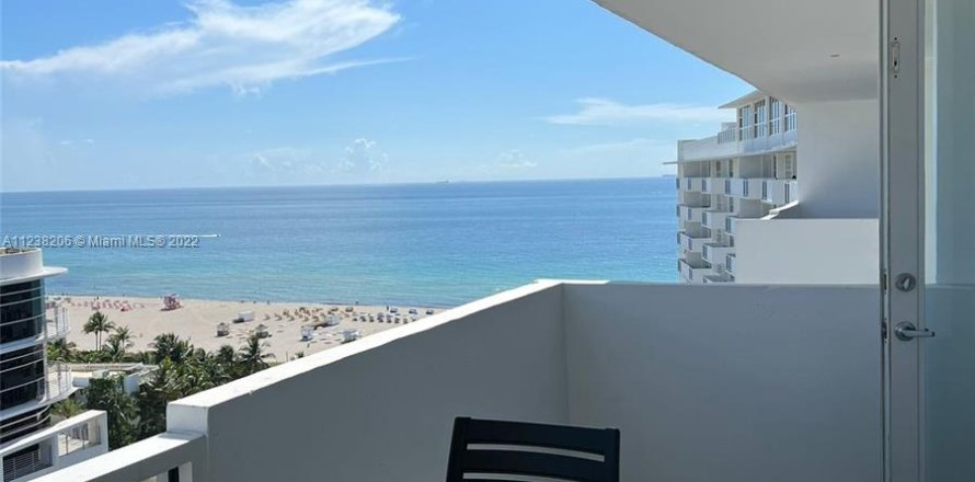 Condominio en Miami Beach, Florida, 2 dormitorios  № 22063