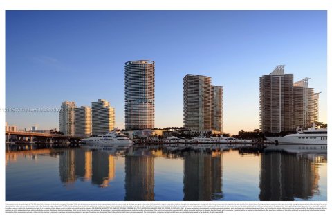 Condo in Miami Beach, Florida, 4 bedrooms in Five Park  № 15287 - photo 12