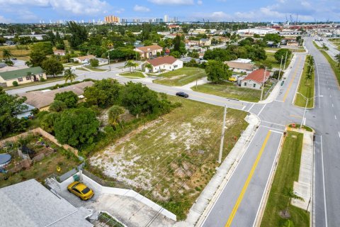 Купить земельный участок в Ривьера-Бич, Флорида № 582116 - фото 14